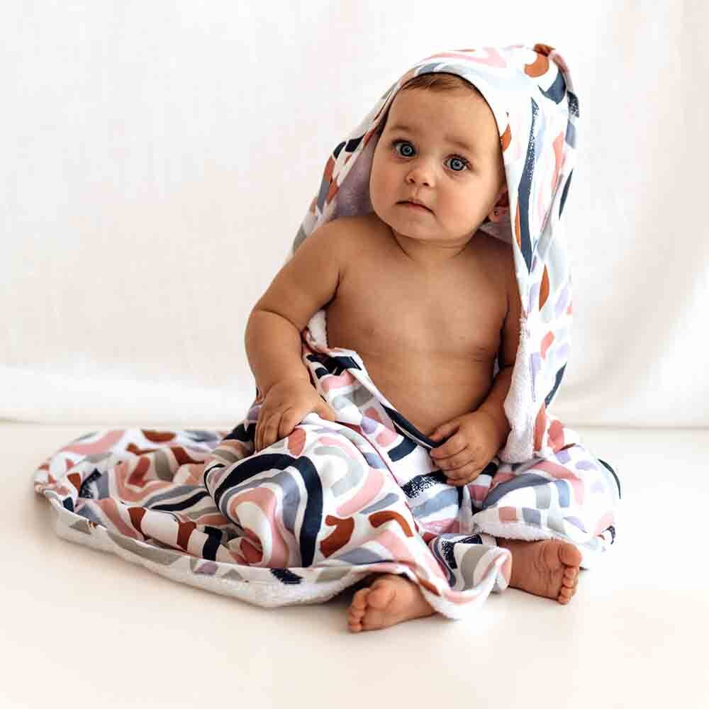 SNUGGLE HUNNY - HOODED TOWEL - RAINBOW BABY